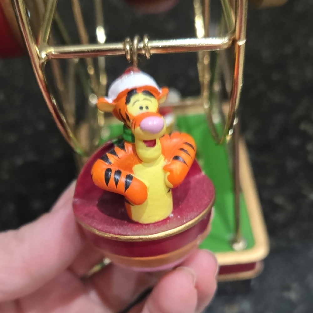 Vintage Disney Revolving Musical Christmas Ferris Wheel. - Picture 5 of 8